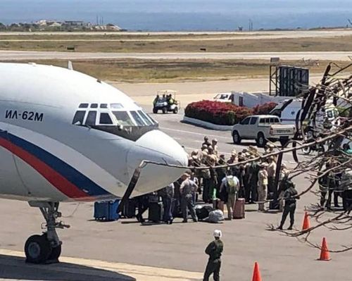 Hiện tại chưa rõ vai trò cụ thể của nhóm binh sĩ Nga vừa tới Venezuela là gì, nhưng khả năng cao họ sẽ đóng vai trò cận vệ cho Tổng thống nước chủ nhà Nicolas Maduro tương tự như những gì mà Quân đội Nga đang làm tại Syria.