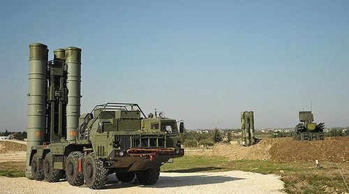 Nhưng sau khi mốc thời gian trên trôi qua, khi Nga đã rút chuyên gia về nước và Không quân Israel tiếp tục đánh phá, Moskva và Damascus cùng phải "đính chính" lại rằng sang tới tháng 3/2019 thì S-300PM mới trực chiến.
