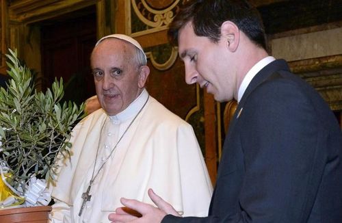 Messi từng có cuộc gặp gỡ với Giáo hoàng Francis. Ảnh: Getty Images,