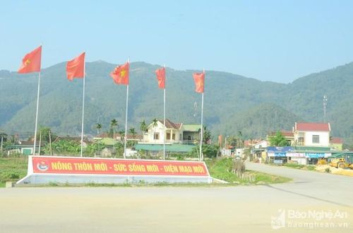 Phong trào "Dân vận khéo" trong xây dựng nông thôn mới đã tạo diện mạo mới khang trang, hiện đại cho làng quê ở xã Nam Anh, Nam Đàn. Ảnh: Thanh Lê