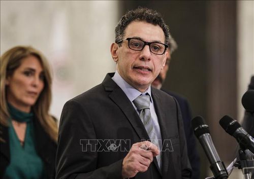 Công dân Liban Nizar Zakka phát biểu với báo giới tại Beirut sau khi được Iran trả tự do, ngày 11/6/2019. Ảnh: AFP/TTXVN