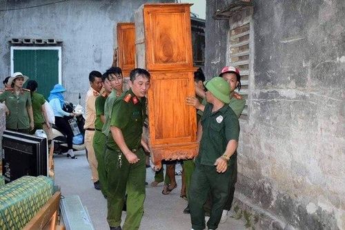 Cơ quan chức năng huy động giúp dân