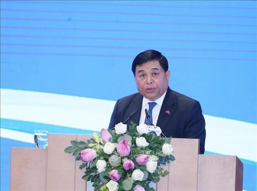 Bộ trưởng Bộ Kế hoạch và Đầu tư Nguyễn Chí Dũng phát biểu.
