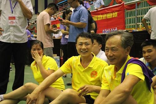 Nụ cười của các VĐV môn cầu lông của Đoàn thể thao VKSND tỉnh Bắc Ninh - đơn vị chủ nhà của giải.