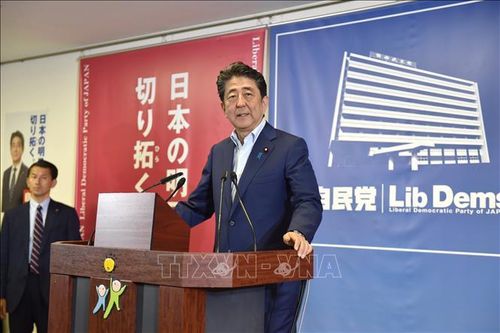 Thủ tướng Nhật Bản Shinzo Abe phát biểu trong cuộc họp báo tại trụ sở đảng LDP tại Tokyo ngày 22/7/2019. Ảnh: AFP/TTXVN