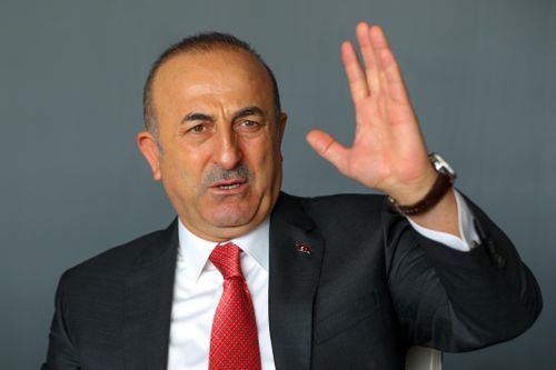 Ngoại trưởng Thổ Nhĩ Kỳ Mevlut Cavusoglu tuyên bố nước này sẽ đáp trả lời đe dọa cấm vận của Mỹ liên quan tới thương vụ mua hệ thống tên lửa phòng không S-400 từ Nga