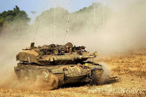  Ở cấu hình này, xe tăng M48 Patton sẽ được lắp tháp pháo mới với 1 ống phóng và cơ số 12 đạn tên lửa Spike NLOS ở trong xe, bên cạnh đó là hệ thống ngắm bắn và dẫn đường cho tên lửa. 