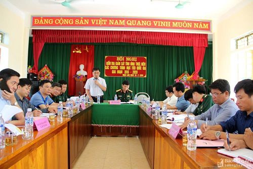 Đoàn công tác làm việc với xã Ngọc Lâm (Thanh Chương). Ảnh: Phú Hương