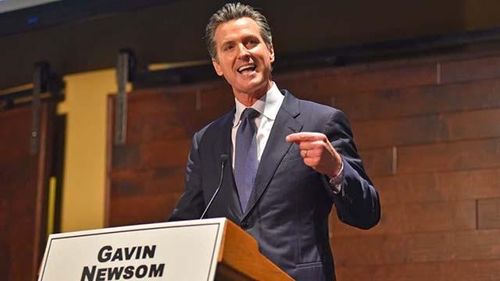 Thống đốc bang California Gavin Newsom ký ban hành đạo luật nhằm ngăn chặn Tổng thống Donald Trump xuất hiện trong cuộc bầu cử sơ bộ tại bang này nếu không công khai hoàn thuế thu nhập cá nhân