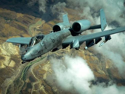 Ngoài ra, sự hoạt động thiếu ổn định của F-35 cũng khiến A-10 vẫn còn chỗ đứng ít nhất là tới năm 2030.