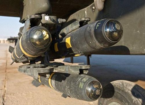  Các tên lửa Hellfire dùng phương thức dẫn đường laser bán chủ động hoặc đầu dò ở bước sóng mm. 