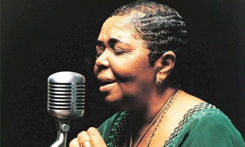 Nữ diva Cesária Évora được Google vinh danh hôm nay vì những đóng góp to lớn của bà cho nền âm nhạc thế giới