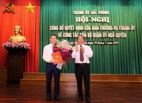 Bí thư Thành ủy Hải Phòng Lê Văn Thành trao quyết định bổ nhiệm Bí thư Quận ủy Ngô Quyền cho ông Đào Trọng Đức