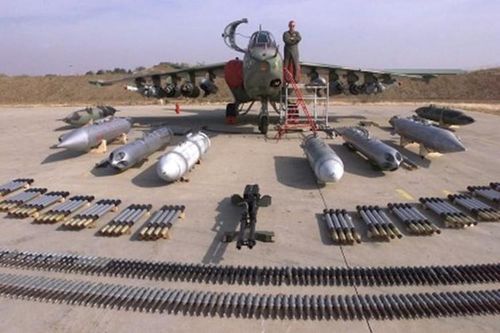  Su-25 ra đời vào thời Xô Viết, với nhiệm vụ yểm trợ cho lục quân Liên Xô 