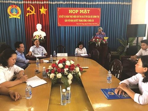 Viện trưởng Mai Văn Hóa phát biểu tại Hội nghị sơ kết thực hiện Chỉ thị 05 của Bộ Chính trị.