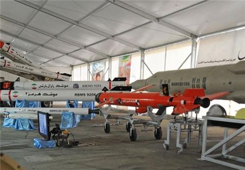 Tên lửa hành trình Ya Ali (màu đỏ) do Iran phát triển. Ảnh: Fars News.