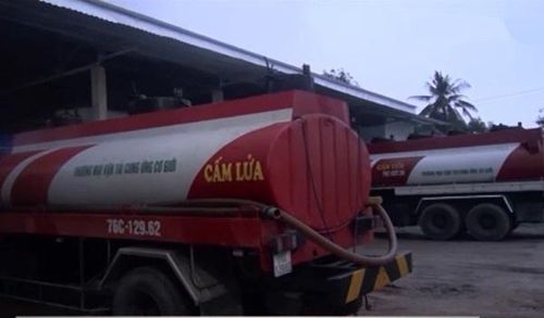 Các xe bồn chứa dầu DO giả