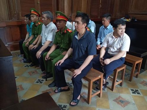 Các bị cáo tại tòa ngày 25/9