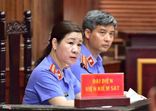 HĐXX và VKS tại phiên tòa VN Pharma. Ảnh: Lê Quân.