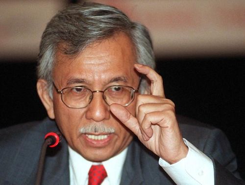 Ông Daim Zainuddin, người được bổ nhiệm vào vị trí đàm phán viên với nhà thầu Trung Quốc. Ảnh: SCMP.