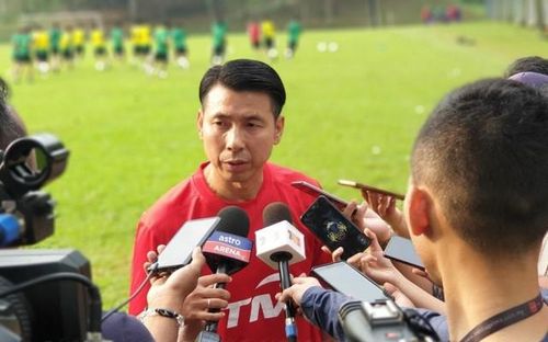 HLV Tan Cheng Hoe đang đau đầu vì nhân sự trước trận đấu với tuyển Việt Nam khi một loạt trụ cột của Malaysia dính chấn thương. (Ảnh: Liên đoàn Bóng đá Malaysia)