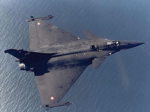 Giới quan sát nhận định, việc sở hữu các máy bay chiến đấu Rafale sẽ giúp Ấn Độ tăng cường đáng kể tiềm lực quốc phòng giúp đối đầu với những đối thủ tiềm tàng là Pakistan và Trung Quốc.