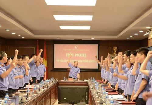  Đồng chí Bùi Mạnh Cường, Phó Viện trưởng VKSND tối cao, Phó Chủ tịch Hội đồng TĐKT ngành KSND phát động phong trào thi đua