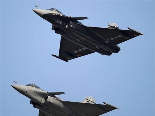  Những chiếc Rafale đầu tiên đã phục vụ trong Không quân Pháp từ đầu những năm 2000. 