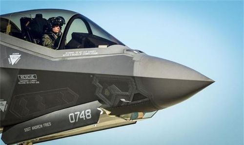 Phi công trên F-35
