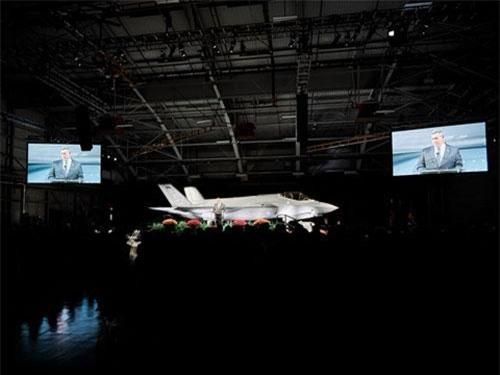 Buổi lễ tiếp nhận tiêm kích tàng hình F-35 Lightning II tại căn cứ phi đội tiêm kích số 158 - Không quân Vệ binh Quốc gia