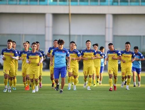  ĐT Việt Nam chủ yếu chạy làm nóng cơ thể 