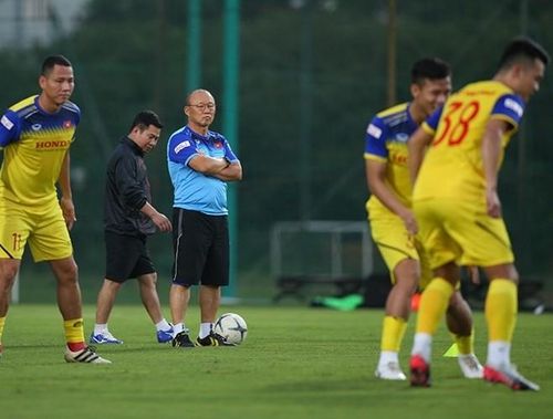  HLV Park Hang-seo suy tư trước khi bước vào tháng 11, quãng thời gian rất "nặng" với ông ở cả ĐTQG lẫn U22 Việt Nam 