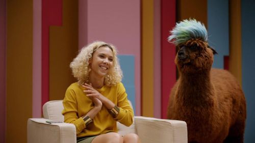 TVC “Dos in Samsung” do tạo BBH New York thực hiện truyền tải nhiều thông điệp thú vị từ Samsung.