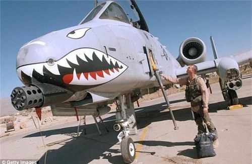 Với những tính năng đỉnh cao của bom thông minh kết hợp với A-10 nâng cấp mới, việc USAF tin dòng cường kích có thời gian hoạt động hàng chục năm vẫn có thể làm nên chuyện với những hệ thống phòng không tối tân như S-400 hoàn toàn có cơ sở.