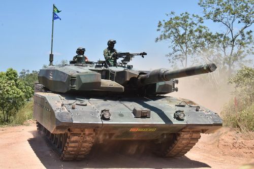 Hiện tại Indonesia đang có hai loại xe tăng Leopard 2 trong biên chế đó là phiên bản 2A4+ và Leopard 2 RI, số lượng tổng cộng 103 chiếc. Nguồn ảnh: AMDR.