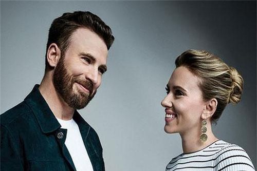 Chris và bạn diễn Scarlett Johansson. (Ảnh: Variety)