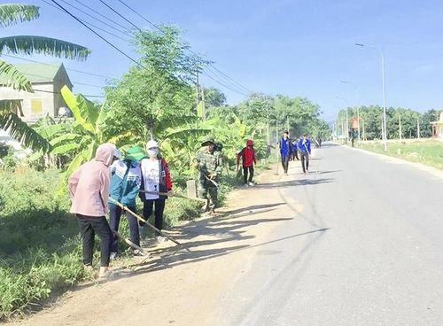 Nhiều địa phương ở thị xã Quảng Trị hưởng ứng xây dựng tuyến đường “Sáng - xanh - sạch - đẹp”