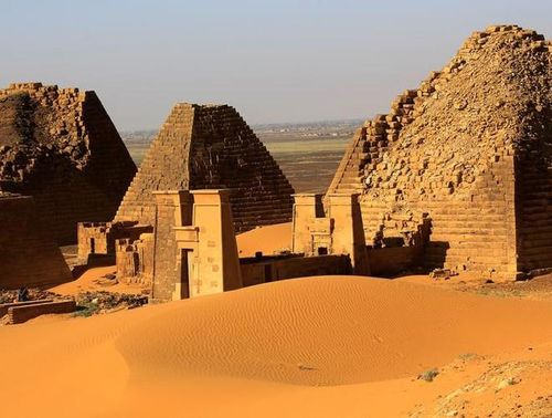  Sudan có nhiều hơn kim tự tháp so với Ai Cập, nhưng chúng có kích cỡ nhỏ hơn 