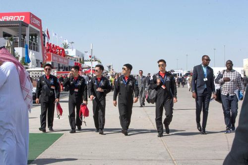 Triển lãm cũng quy tụ nhiều đội bay biểu diễn đến từ nhiều nước trên thế giới. Ảnh: Thenational.ae