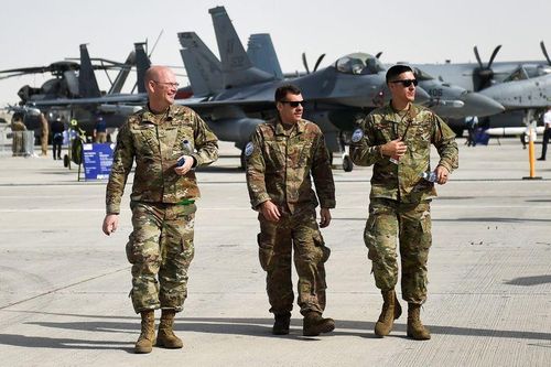 Các sỹ quan không quân Mỹ tại khai mạc triển lãm Dubai Airshow 2019. Ảnh: Gulf News