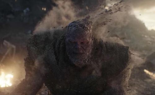 Thanos đã tan thành khói bụi sau cú búng tay đảo ngược mọi chuyện đã xảy ra của Iron Man trong Avengers: Endgame.