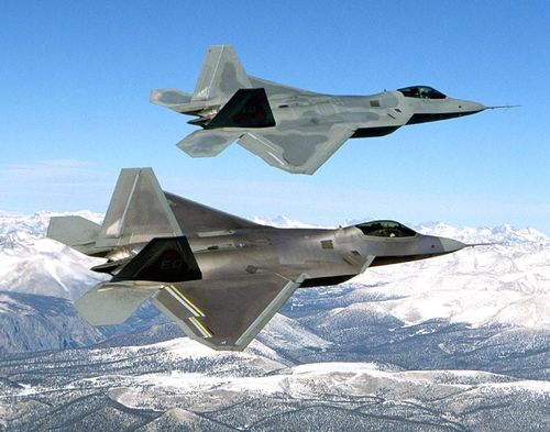 Lockheed Martin muốn tận dụng tính năng tàng hình của F-22 Raptor cho nhiệm vụ tấn công mặt đất. Ảnh: USAF.