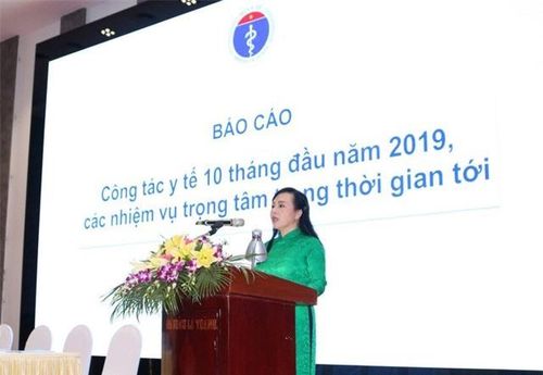 Bộ trưởng Bộ Y tế Nguyễn Thị Kim Tiến chỉ đạo công tác phòng chống dịch tại Hội nghị.