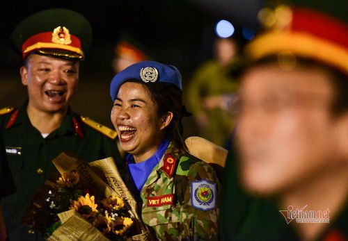 Niềm vui ngày trở về bên đồng đội