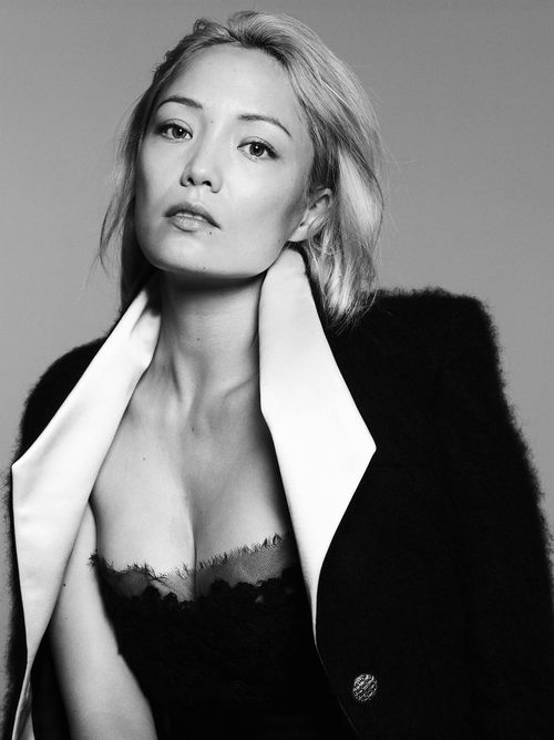 Ở tuổi 33, Klementieff theo đuổi hình tượng phụ nữ cá tính và trưởng thành, đôi lúc cũng gợi cảm đúng chuẩn quý cô phương Tây. Người đẹp thường xuyên thay đổi màu tóc và màu móng tay để khẳng định chất riêng của mình.