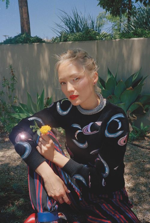 Theo Thecelebs Closet, Klementieff đang độc thân. Trước đó, cô được tiết lộ là người tình của đạo diễn kiêm diễn viên người Pháp Nicolas Bedos. Sao Marvel vốn rất kín kẽ chuyện riêng, cô chưa bao giờ lên tiếng về chuyện tình cảm của mình.