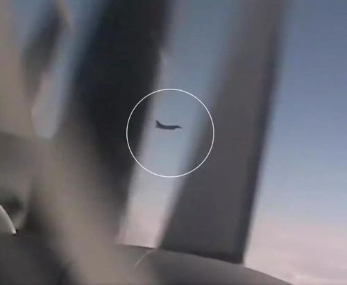 Phía Nhật Bản đã điều các máy bay chiến đấu F-15 trong khi đó Hàn Quốc đưa các tiêm kích F-16 của nước này lên đối phó. Nguồn ảnh: QQ.