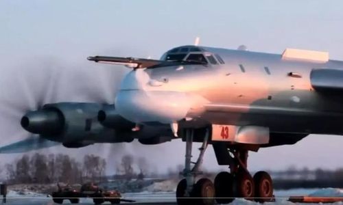 Hôm 27/11 vừa rồi, một máy bay ném bom chiến lược Tu-95MS của Không quân Nga đã có chuyến bay tuần tra qua khu vực biển Nhật Bản sát với Hàn Quốc. Nguồn ảnh: QQ.
