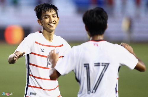 Keo Sokpheng và Sieng Chanthea là ngòi nổ đáng gờm của U22 Campuchia. Ảnh: Quang Thịnh.