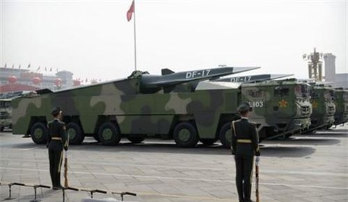 Tên lửa đạn đạo mang đầu đạn dạng tàu lượn siêu vượt âm DF-17 của Trung Quốc